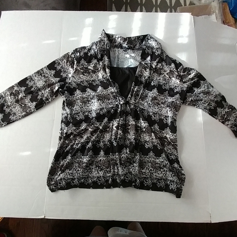 Notations black & white shirt XL